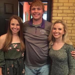 Meet your Posher, Elizabeth